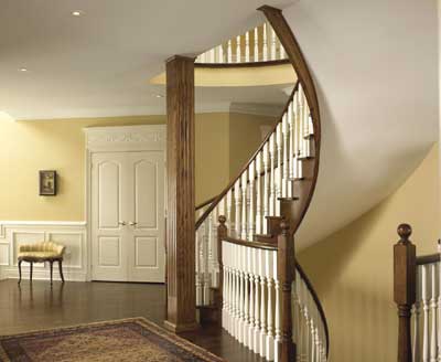 Warm colour tones of foyer create a welcoming and dramatic impression